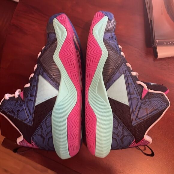 MOOLAH KIDS PRESS BREAK
TRUE BLUE / AQUA / ROSE VIOLET
SIZE 5.5Y. Great Shape!! - Picture 5 of 9